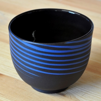 A bowl made using BLACK ICE. Made by Mercè Rius.